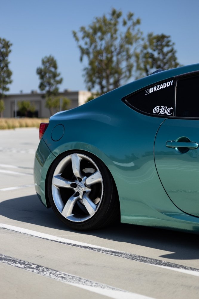 Shiny green finish
